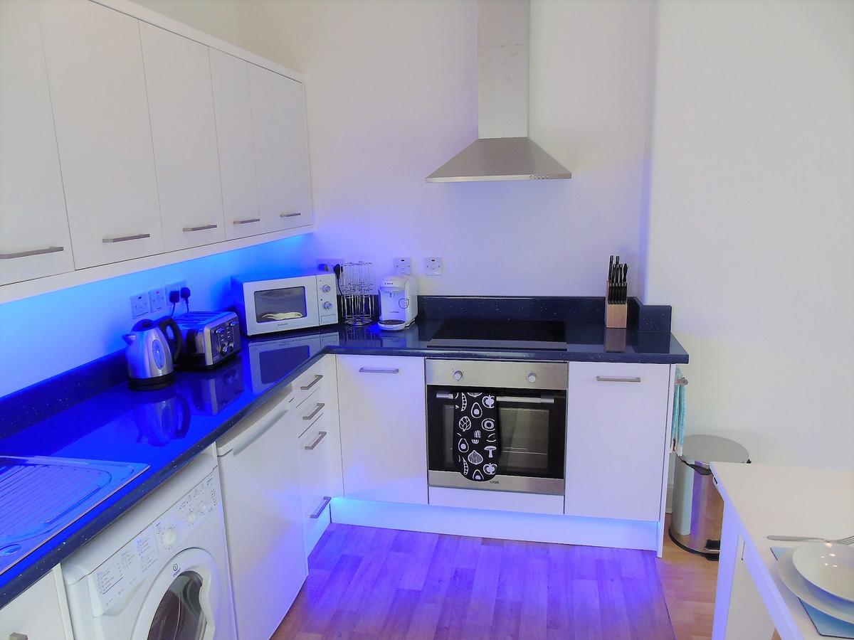 Snug - Tur Sealladh Apartment Хелънсбърг Екстериор снимка